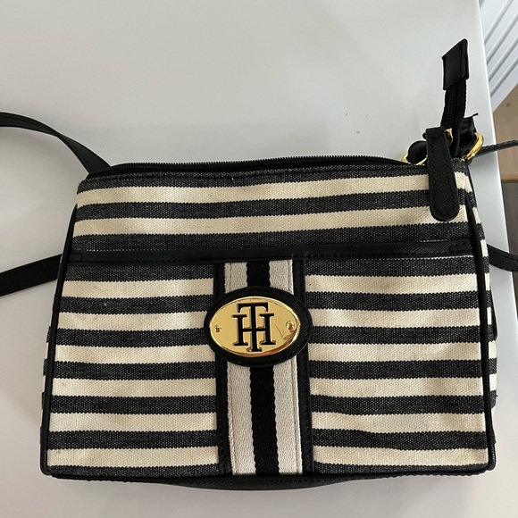 Tommy Hilfiger Purse - Picture 1 of 5